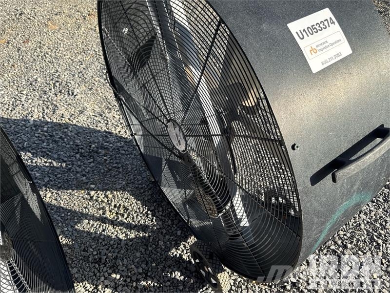  Quantity of (4) Uline Fan Andet tilbehør