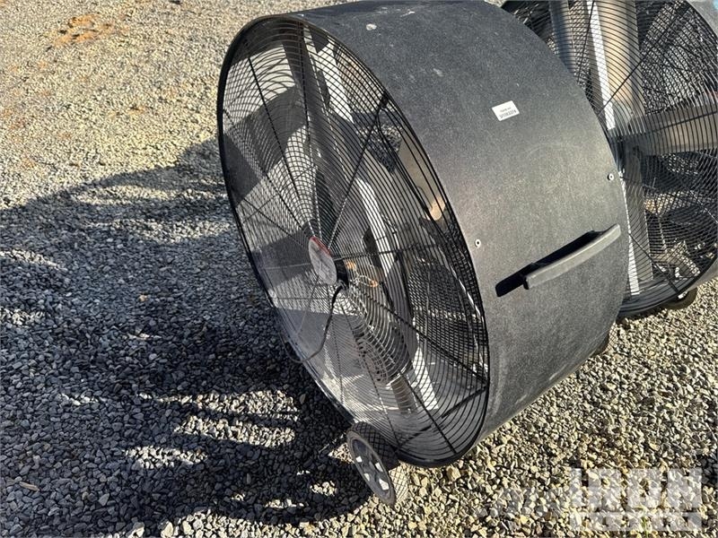  Quantity of (4) Uline Fan Andet tilbehør