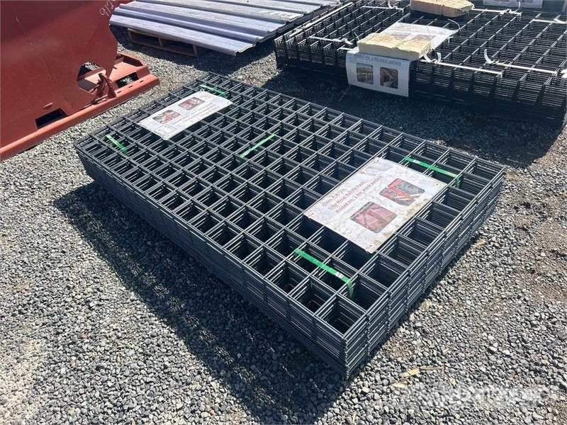 Quantity of (40) 3 ft x 6 ft Gray Metal Rail Panel Vintsid, telfrid ja materjaliliftid