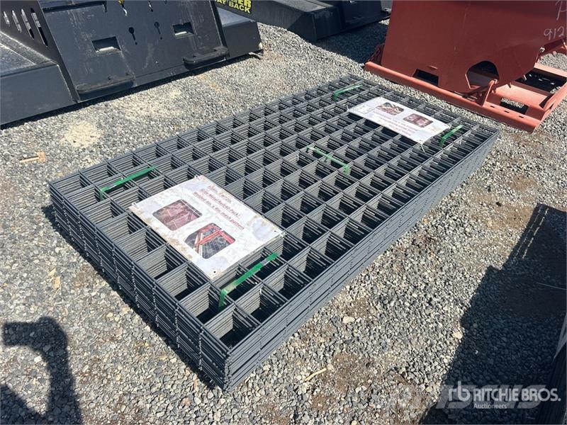 Quantity of (40) 3 ft x 6 ft Gray Metal Rail Panel Vintsid, telfrid ja materjaliliftid