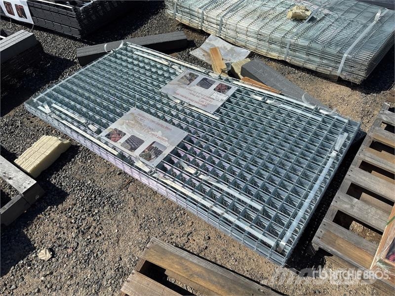  Quantity of (40) 3 ft x 6 ft Galvanized Garden Mes Otra maquinaria agrícola
