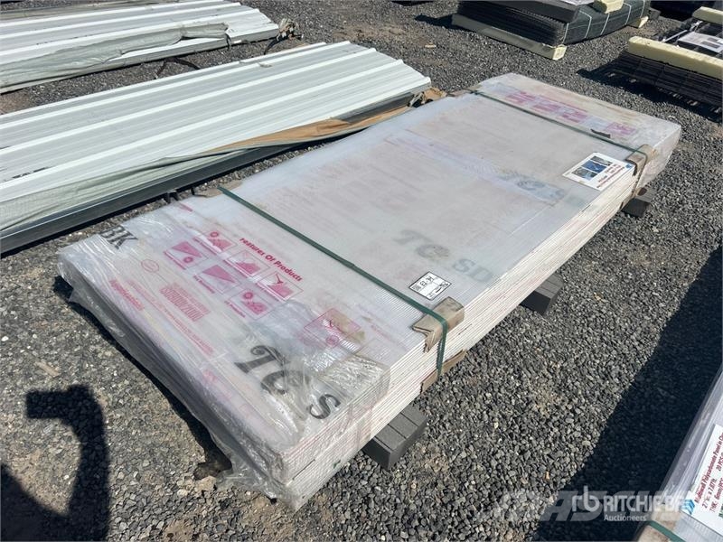 Quantity of (40) 35 in x 8 ft Multi-wall Polycarbo Pacēlāji, vinčas un materiālu lifti