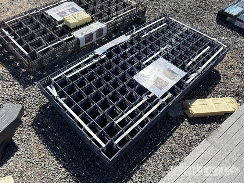  Quantity of (40) 36 in x 72 in 6 Gauge Grey Metal  ماكينات زراعية - غير ذلك