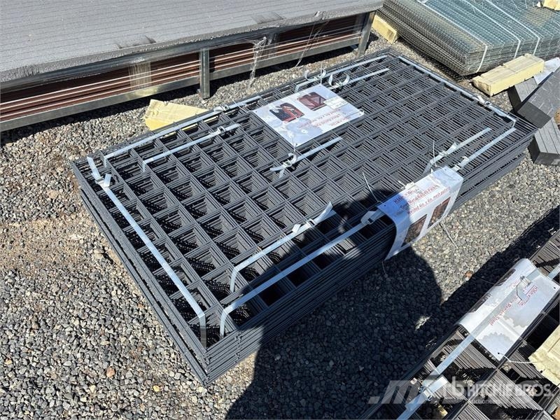 Quantity of (40) 36 in x 72 in 6 Gauge Grey Metal  ماكينات زراعية - غير ذلك