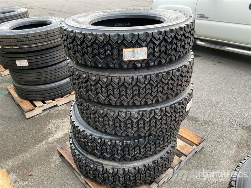 Quantity of (5) 1 New Recapped 275/80R24.5, 4 New Transport - Övriga