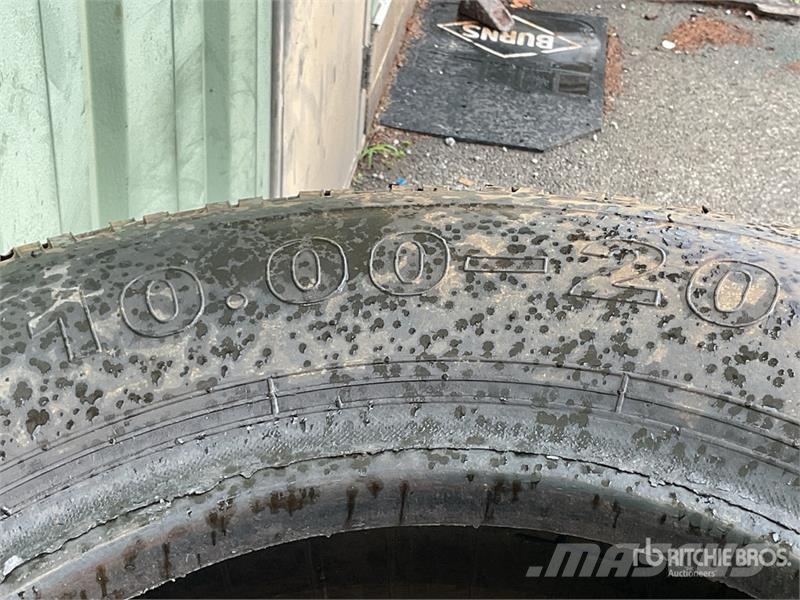 Quantity of (5) 11R20 Tires w/(3) Wheels Transport - Inne