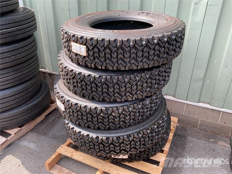 Quantity of (5) 11R22.5 Tires Transport – ostalo