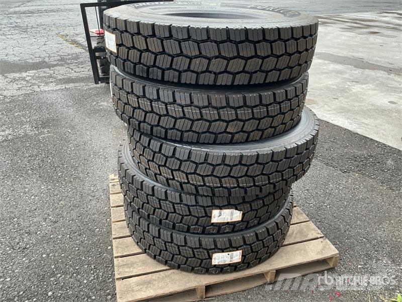 Quantity of (5) 11R22.5 Recapped Tires 輪胎、車輪和輪圈