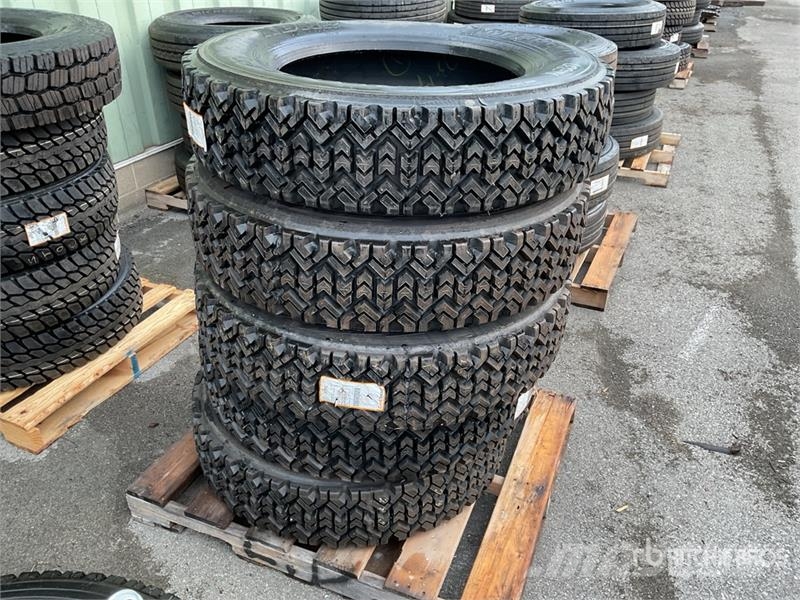 Quantity of (5) 11R24.5 Tires Компоненты строительной техники