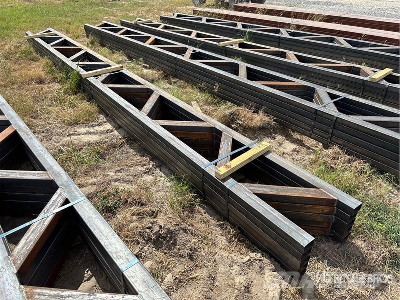 Quantity of (5) 18 in x 20 ft Metal Trusses (Unuse Ostale komponente za građevinarstvo