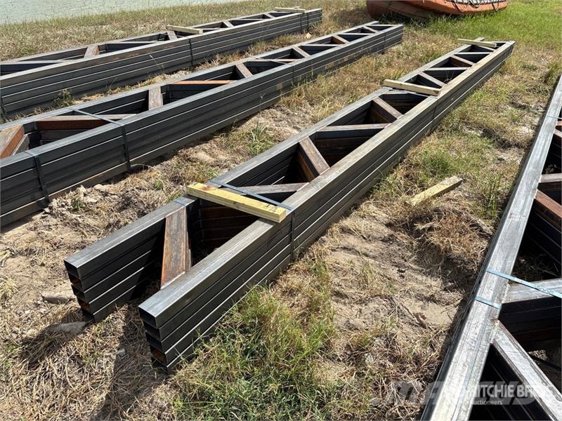 Quantity of (5) 18 in x 20 ft Metal Trusses (Unuse Ostale komponente za građevinarstvo