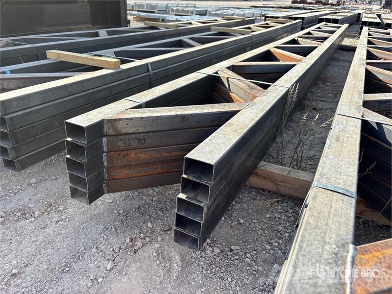 Quantity of (5) 18 in x 20 ft Metal Trusses (Unuse Outros componentes