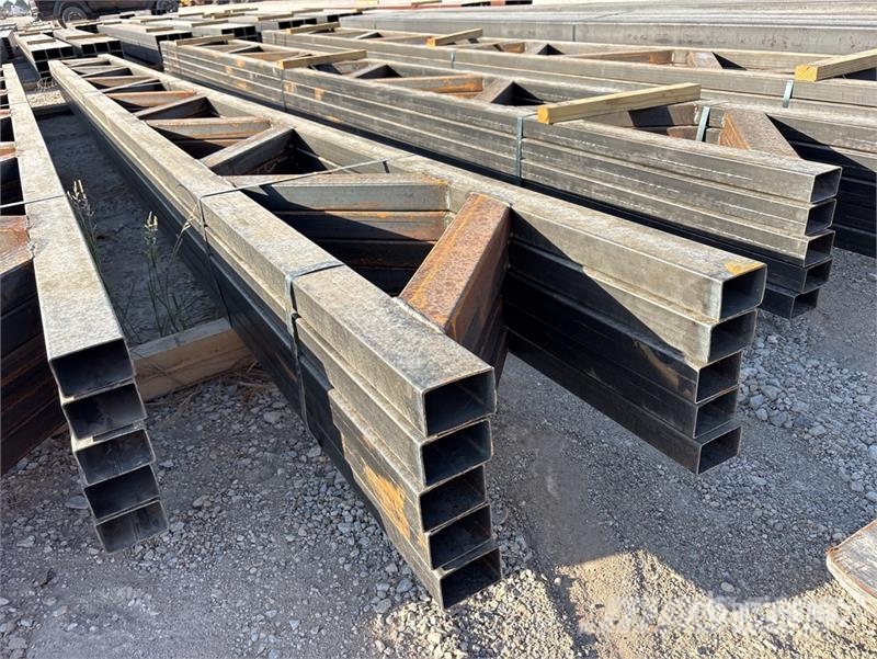  Quantity of (5) 18 in x 20 ft Metal Trusses (Unuse Drugi deli