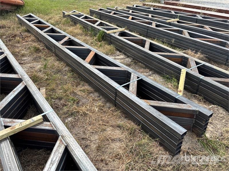 Quantity of (5) 18 in x 20 ft Metal Trusses (Unuse Ostale komponente za građevinarstvo