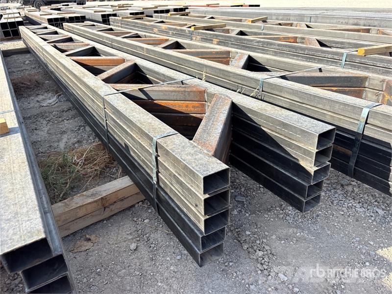 Quantity of (5) 18 in x 20 ft Metal Trusses (Unuse Outros componentes