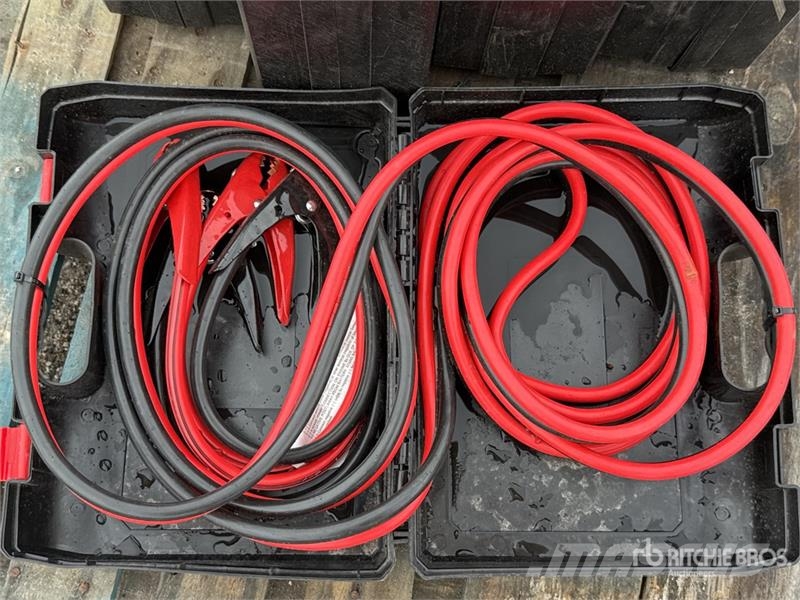 Quantity of (5) 25 ft 800 Amp Extra HD Booster Cab 其他