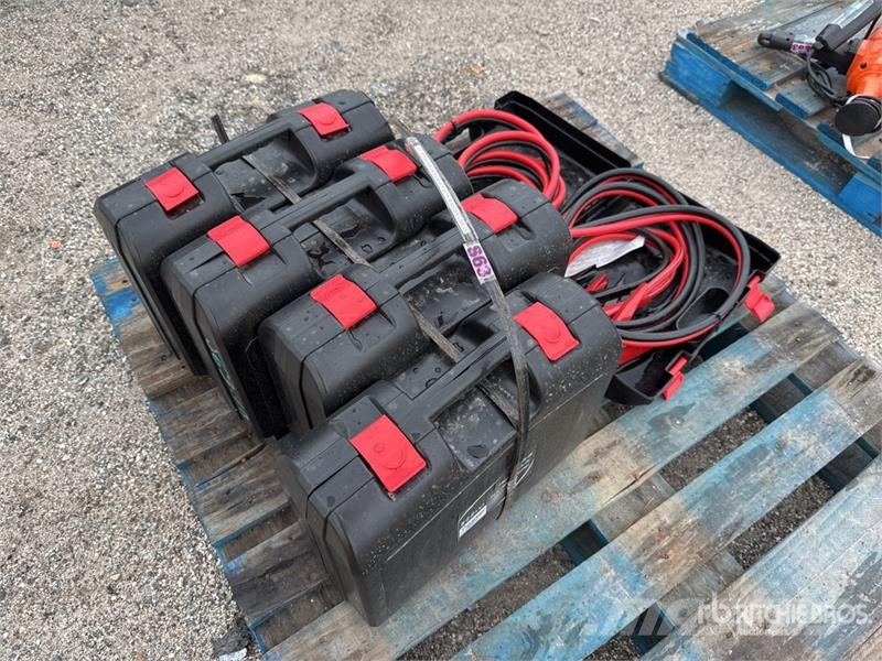 Quantity of (5) 25 ft 800 Amp Extra HD Booster Cab 其他