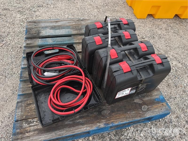 Quantity of (5) 25 ft 800 Amp Extra HD Booster Cab 其他