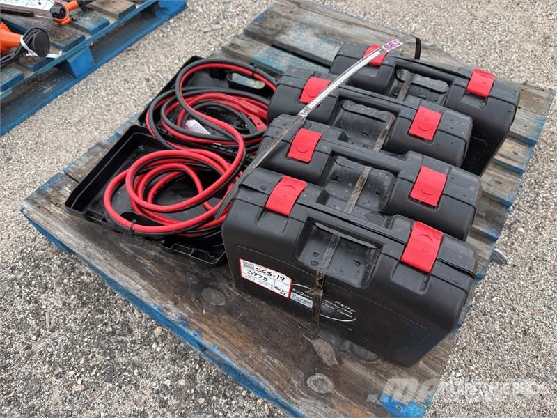 Quantity of (5) 25 ft 800 Amp Extra HD Booster Cab 其他
