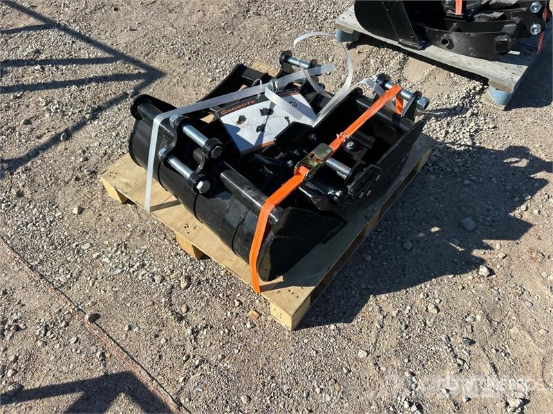 Quantity of (5) AGT 12EX-SET5 Mini Excavator Atta Outros componentes