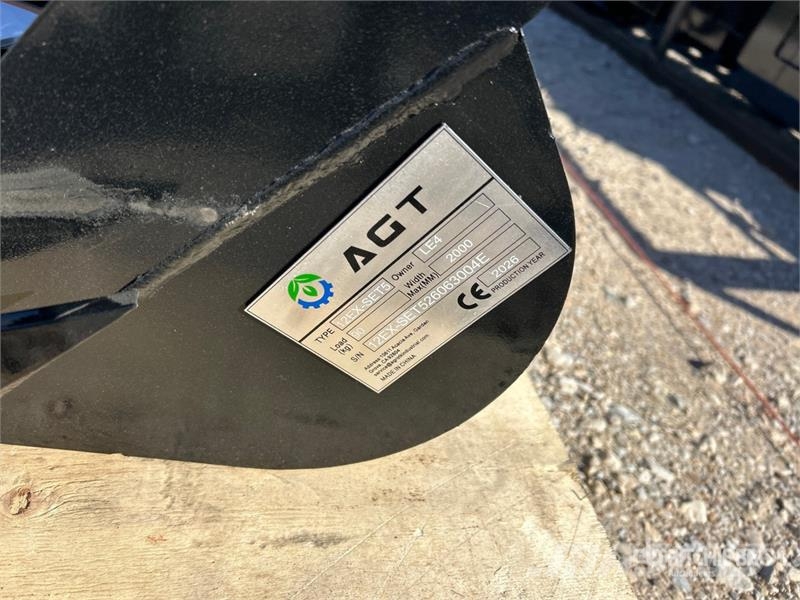 Quantity of (5) AGT 12EX-SET5 Mini Excavator Atta Outros componentes