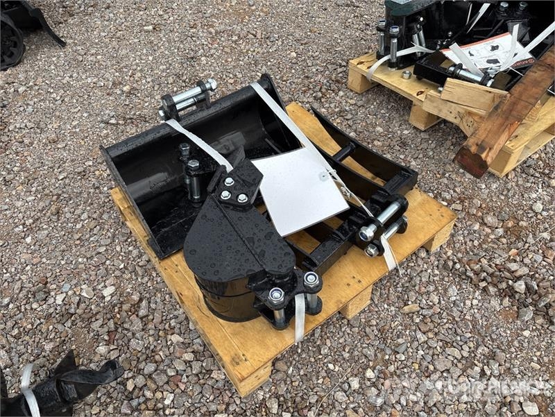 Quantity of (5) AGT 12EX-SET5 Mini Excavator Atta Other components