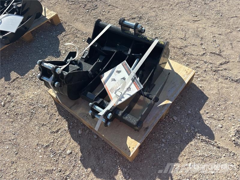 Quantity of (5) AGT 12EX-SET5 Mini Excavator Atta Other components