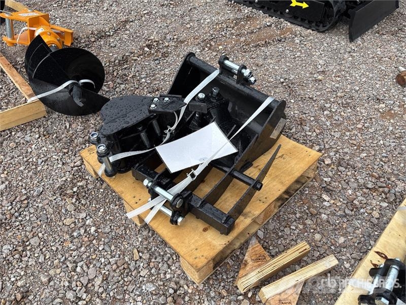 Quantity of (5) AGT 12EX-SET5 Mini Excavator Atta Other components