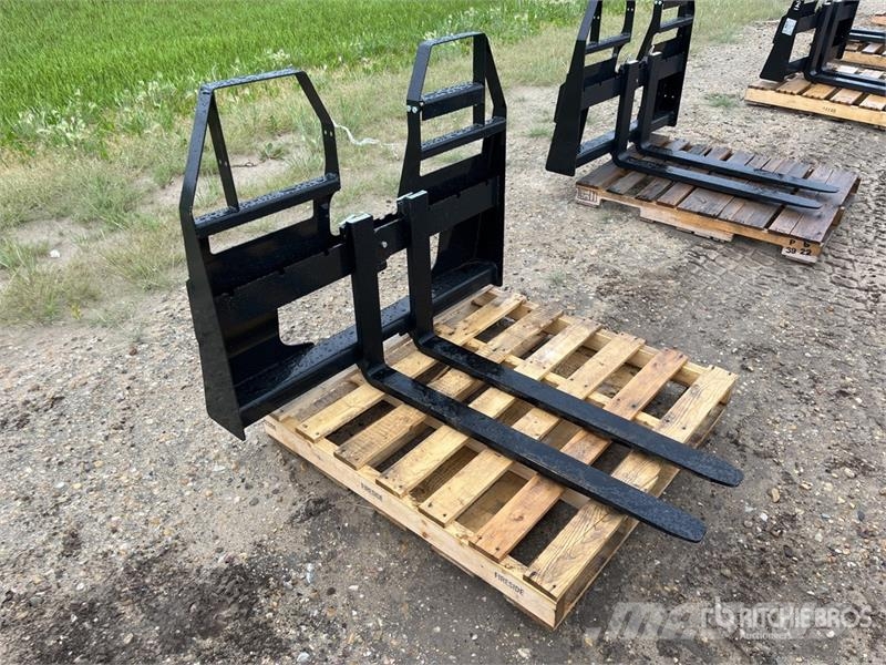 Quantity of (5) AGT SSCPF42-2200-WFF 42 in Skid S Građevinarske viljuške