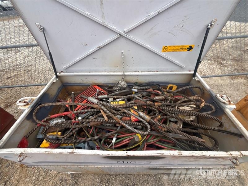  Quantity of (5) Gang Boxes w/ Hand Tools مكونات أخرى