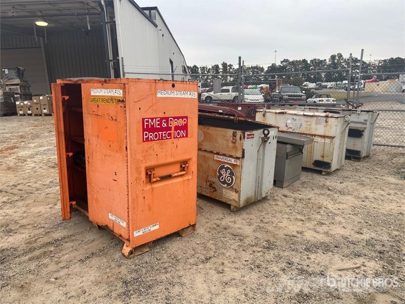  Quantity of (5) Gang Boxes w/ Hand Tools مكونات أخرى