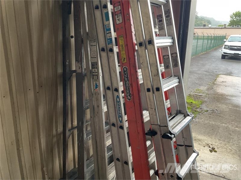 Quantity of (5) Ladders Andet tilbehør