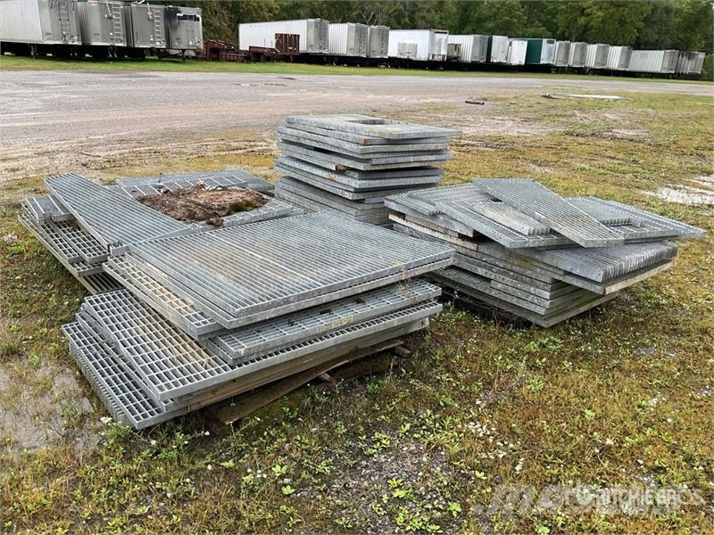  Quantity of (5) Pallets of Metal Grading مكونات أخرى
