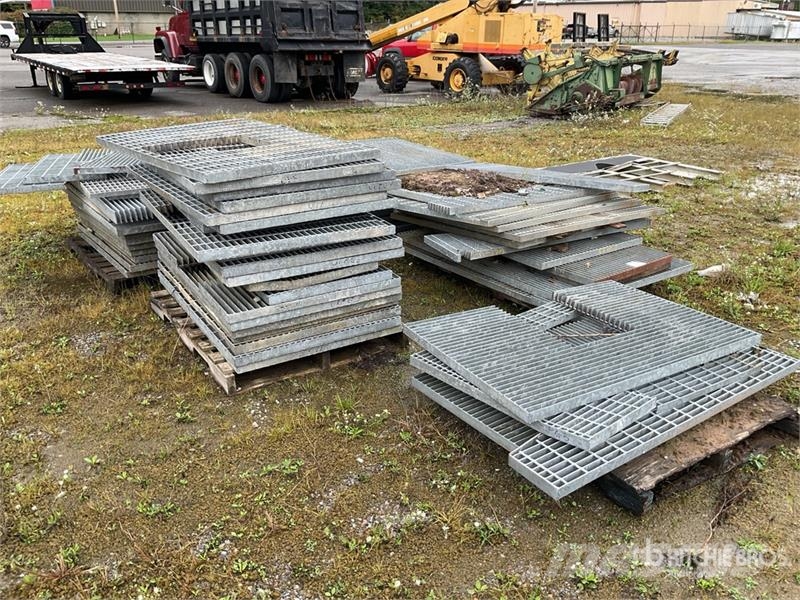  Quantity of (5) Pallets of Metal Grading مكونات أخرى