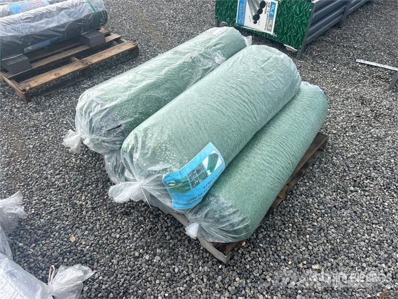  Quantity of (5) Rolls of 3.3 ft x 49.2 ft Artifici Lauksaimniecība- Citi