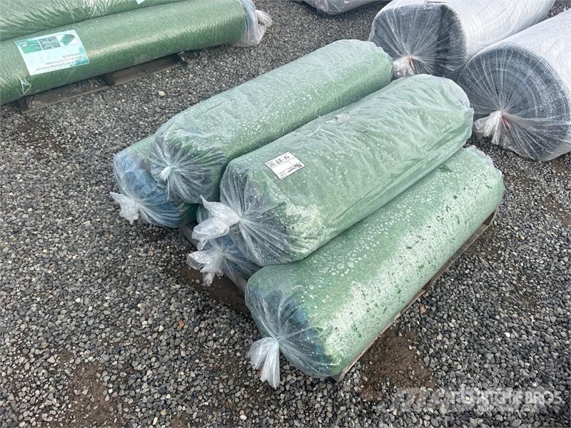  Quantity of (5) Rolls of 3.3 ft x 49.2 ft Artifici Lauksaimniecība- Citi
