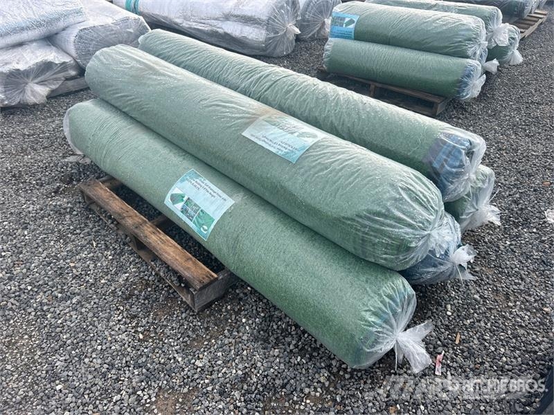 Quantity of (5) Rolls of 6.6 ft x 49.2 ft Artifici Lauksaimniecība- Citi
