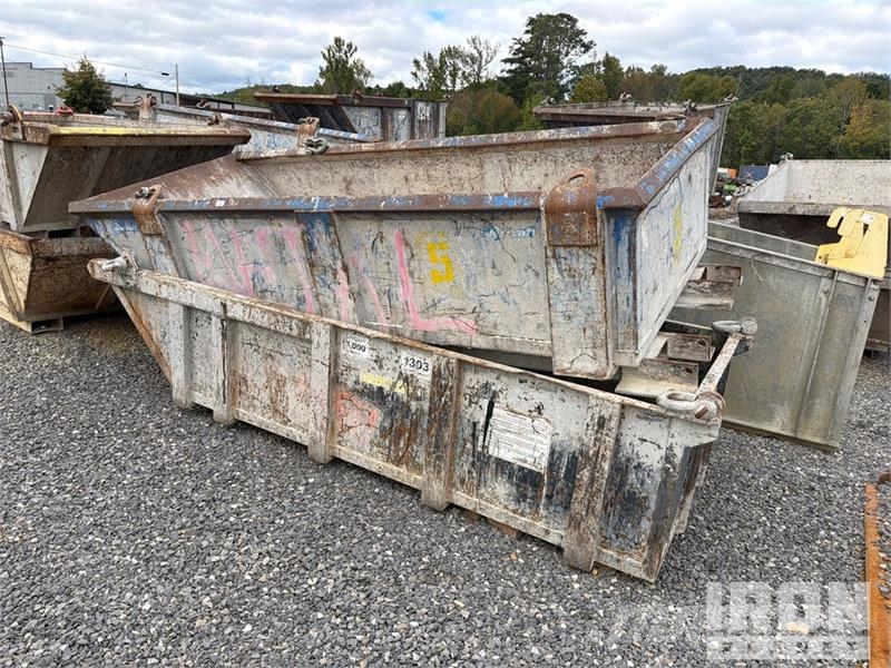  Quantity of (5) Skip Pans 2 ft x 4 ft x 10 ft مكونات أخرى