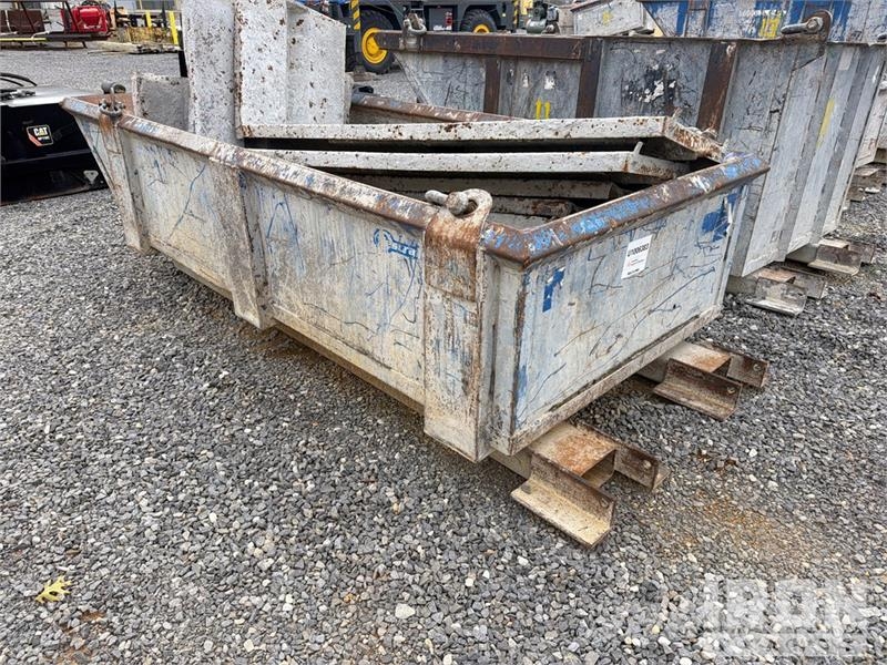  Quantity of (5) Skip Pans 2 ft x 4 ft x 10 ft مكونات أخرى