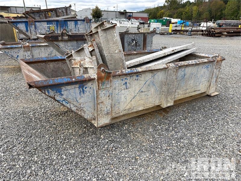  Quantity of (5) Skip Pans 2 ft x 4 ft x 10 ft مكونات أخرى