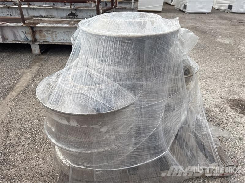  Quantity of (5) Steel 22.5 x 8.25 Wheels 輪胎、車輪和輪圈