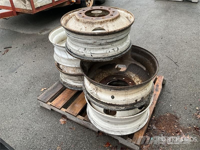 Quantity of (5) Steel 24.5 in Wheels 타이어, 휠 및 림