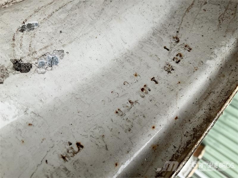 Quantity of (5) Steel 24.5 in Wheels 타이어, 휠 및 림