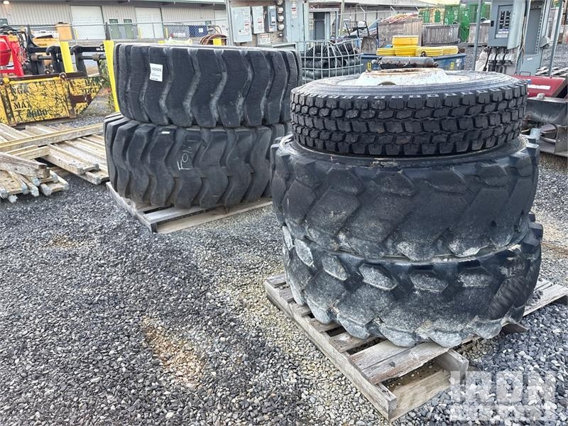  Quantity of (5) Tires Ruedas