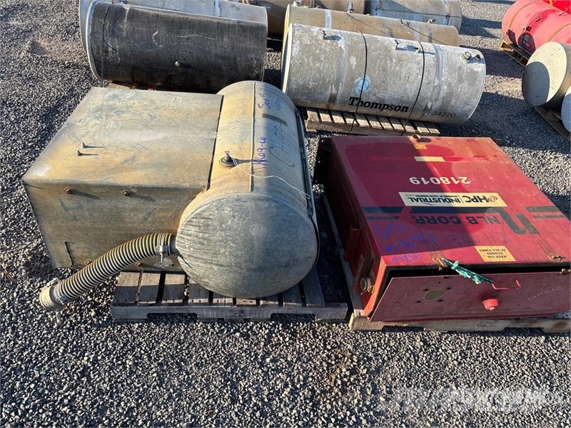  Quantity of (5) Water Tank صهاريج الوقود والصهاريج الإضافية