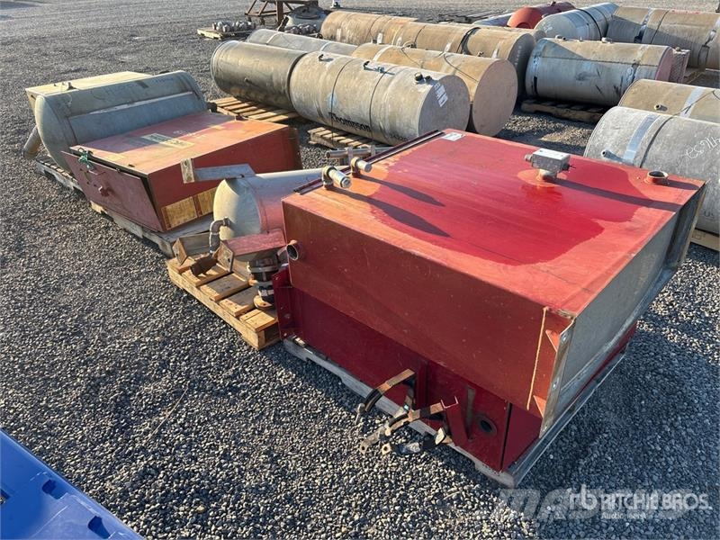  Quantity of (5) Water Tank صهاريج الوقود والصهاريج الإضافية