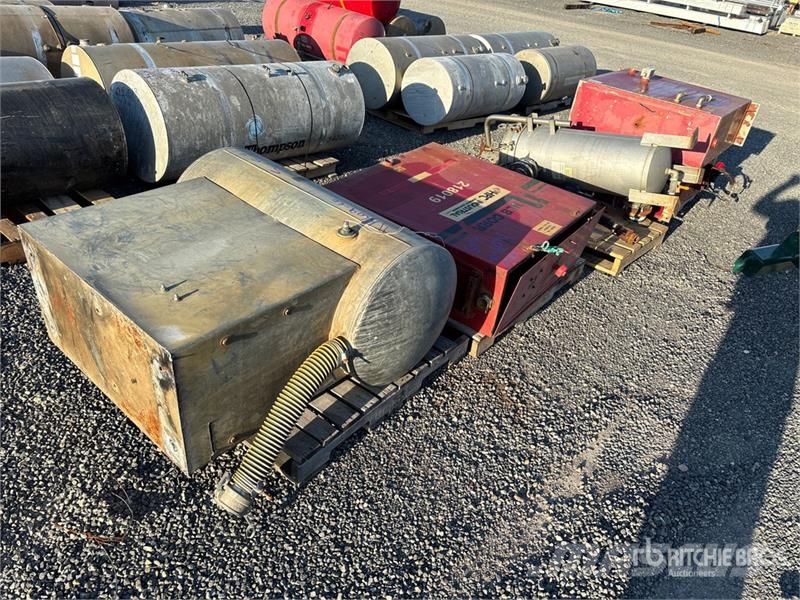  Quantity of (5) Water Tank صهاريج الوقود والصهاريج الإضافية