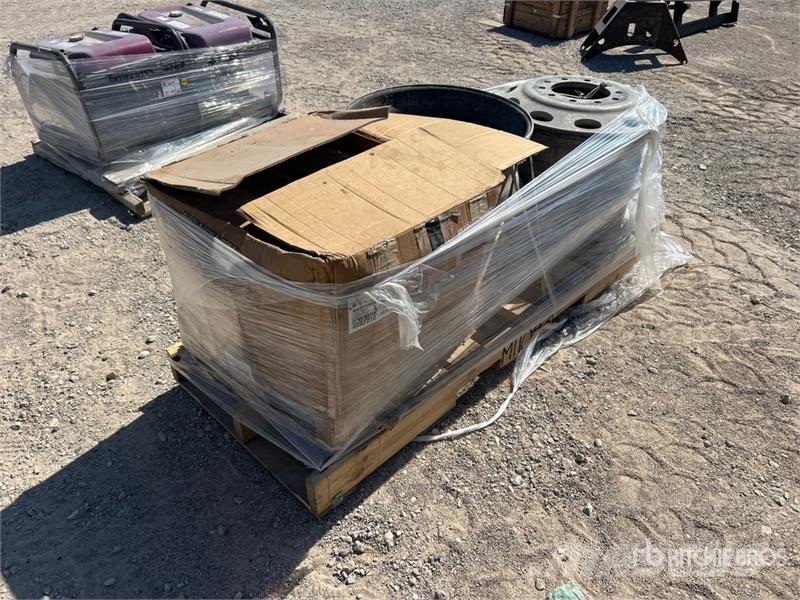  Quantity of (5) Wheels الإطارات والعجلات والحافات