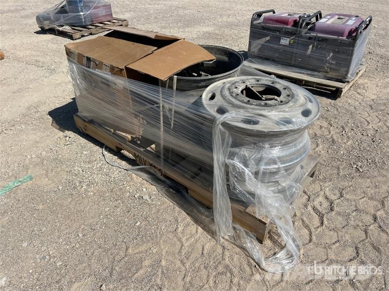  Quantity of (5) Wheels الإطارات والعجلات والحافات