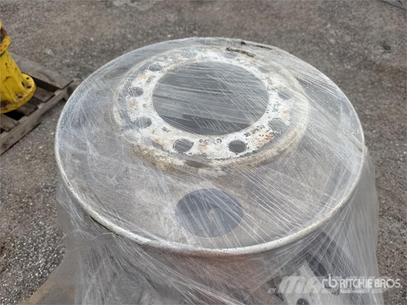 Quantity of (5) Wheels 輪胎、車輪和輪圈